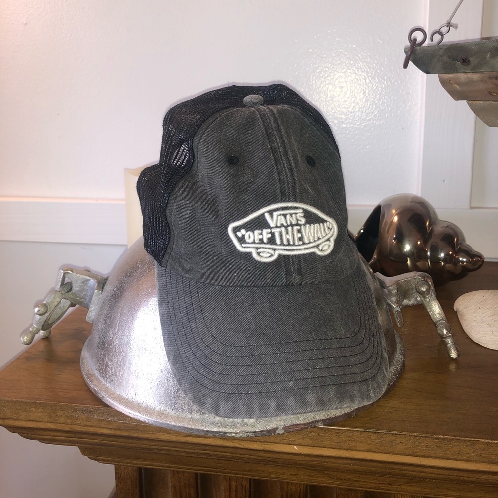👒Vans Gray Off The Wall Baseball Hat